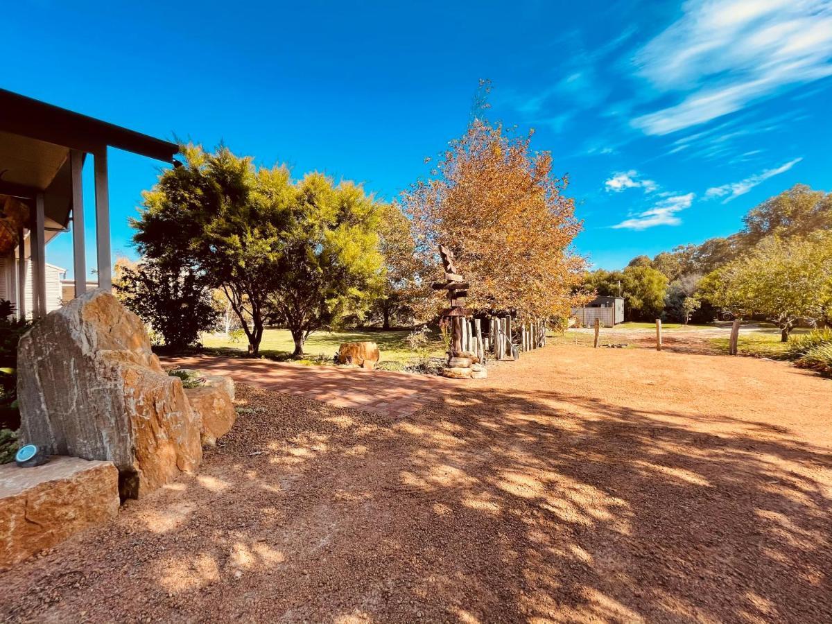 Grape Juice Retreat Rustic Romantic Gateway 5Mins To Beaches & Town Margaret River Kültér fotó