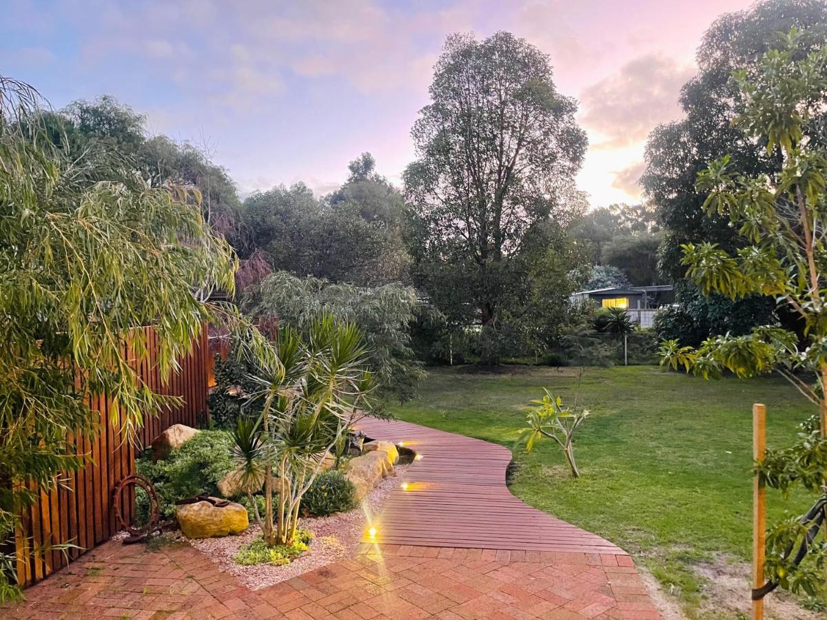 Grape Juice Retreat Rustic Romantic Gateway 5Mins To Beaches & Town Margaret River Kültér fotó